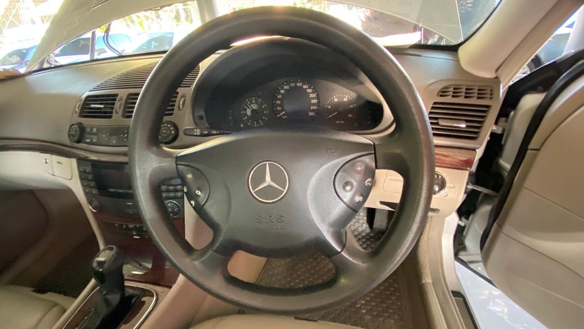 Mercedes-Benz E220CDI W211 12