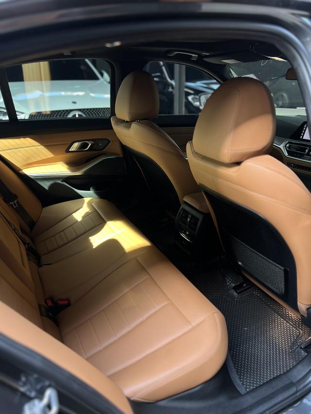 BMW 330e M Sport 11