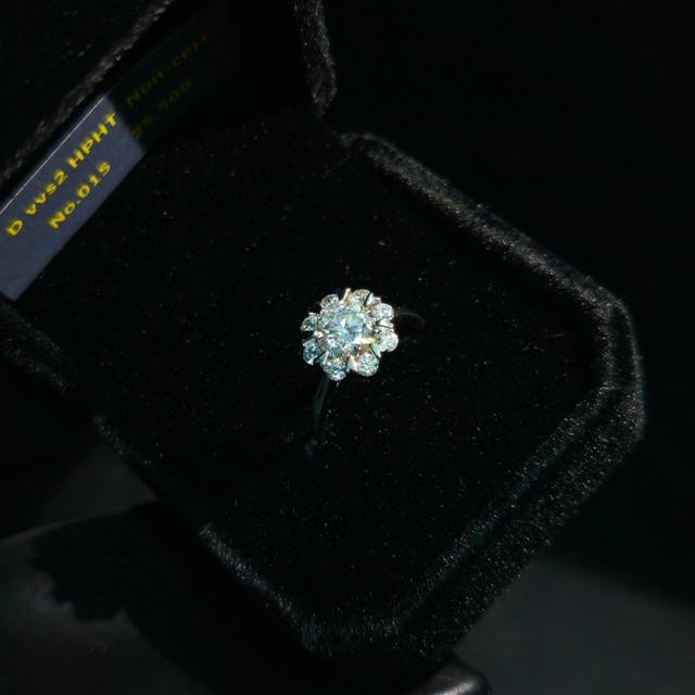 จิวเเละต่างหูเพชร สำหรับคุณผู้ หญิงใส่ออกงาน ใส่ได้ในหลายๆโอกาศ 3