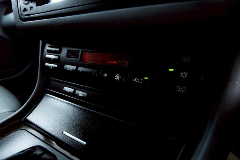 BMW SERIES 3 318iA E46 2003  12