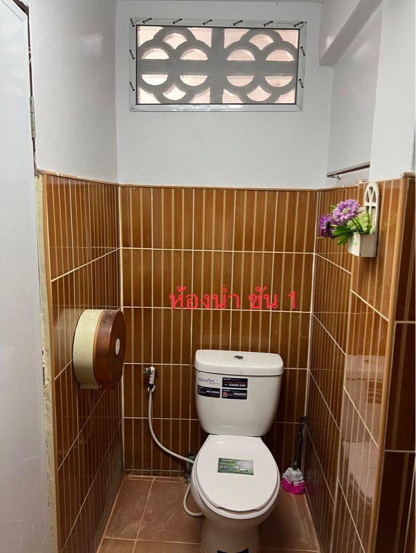 ให้เช่าอาคารพาณิชย์ 3 ชั้นครึ่ง หมู่บ้านรุ่งกิจวิลล่า7 ถนนร่มเกล้า42 เขตลาดกระบัง จังหวัดกรุงเทพ  18