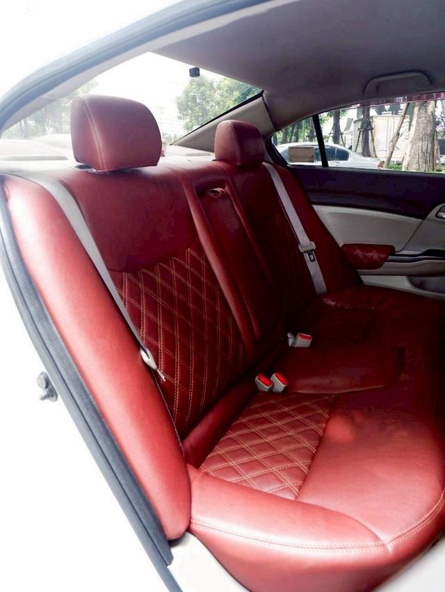 รหัสรถ QT6842 Honda Civic FB 1.8 S เกียร์ Auto สีขาว ปี2013 13