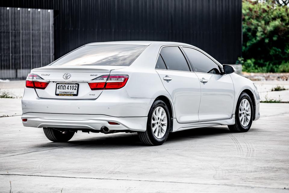 Toyota Camry 2.0G ปี 2015 สีบรอนซ์   5