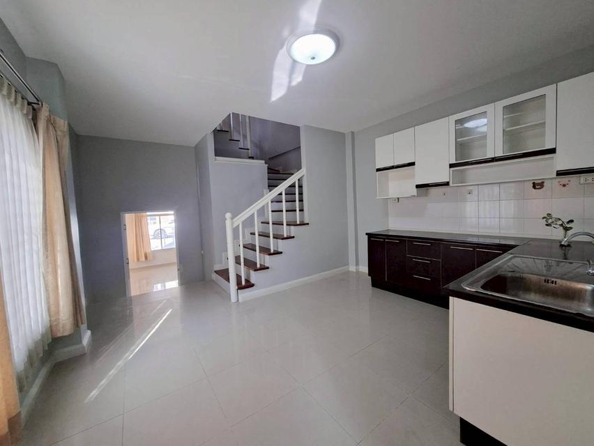 ขายด่วนบ้านทาวน์โฮม 3 ชั้น หลังมุม หมู่บ้าน The Balcony Home เฉลิมพระเกียรติ ร.9 ซอย 28 ใกล้สวนหลวง ร. 9 (N.1971) 12