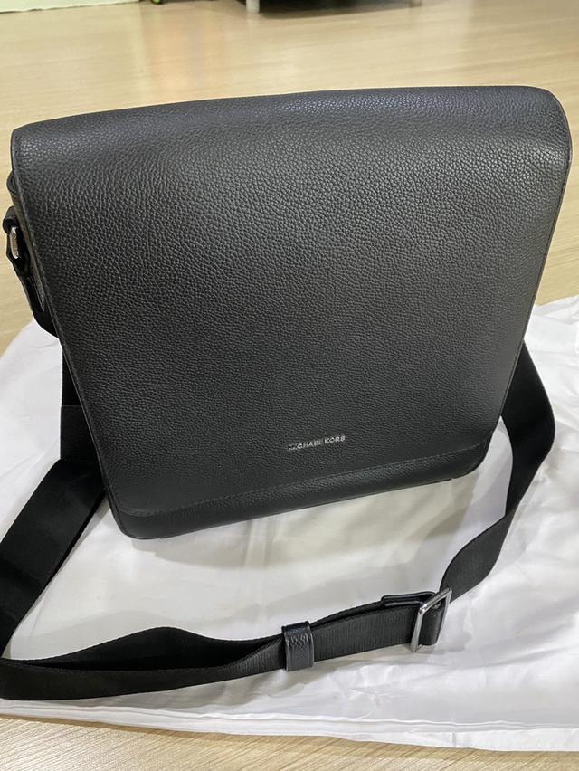 กระเป๋าสะพายข้างผู้ชาย Michael Kors มือ2
