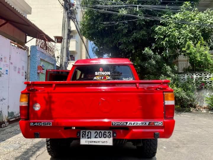 TOYOTA HILUX HERO LN56 สีแดง 2