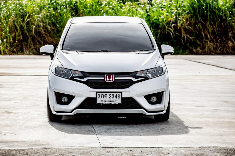 Honda Jazz 1.5 SV ปี 2014 สีขาว มือเดียวป้ายแดง