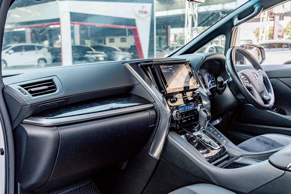 รหัสรถ NP561 รุ่นรถ : TOYOTA ALPHARD 2.5HYBRID S TYPE GOLDปีรถ : 2021 9