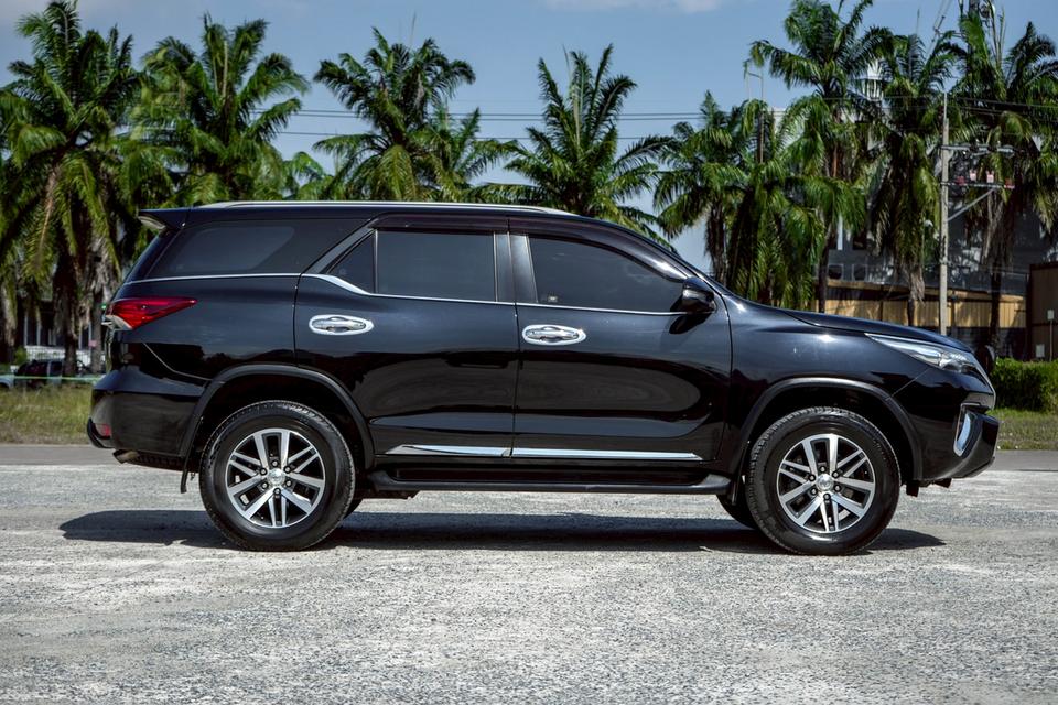 รหัสรถ CBL3595 TOYOTA FORTUNER 2.4 V AT 2017