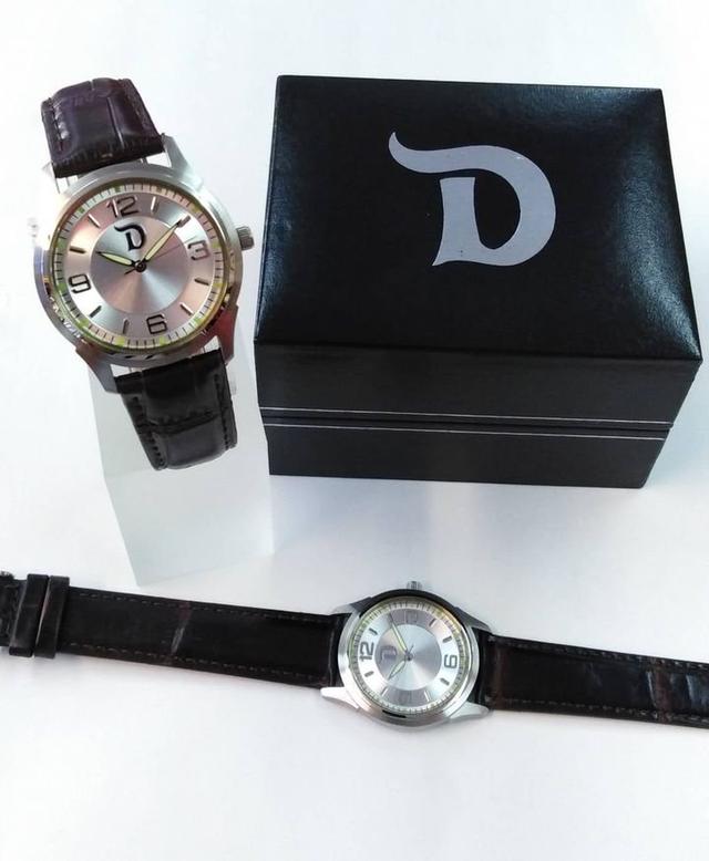 โรงงานรับผลิตนาฬิกาข้อมือ  รับสั่งผลิต สั่งทำ นาฬิกาข้อมือ ตราสัญลักษณ์ ตามโลโก้/ชื่อ/รูป/ดีไซน์ ของคุณเอง 6