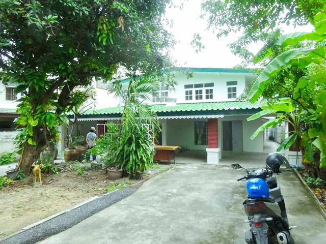 ถ.สิรินธร ให้เช่าบ้าน2 ชั้น หลังใหญ่ 5นอน ตั้งฮั่วเส็ง 750 ม.127ตร.วา.380 ตร.ม. MRTบางยี่ขัน 2กม.รีโนเวทใหม่ 3น้ำ บางพลั 1