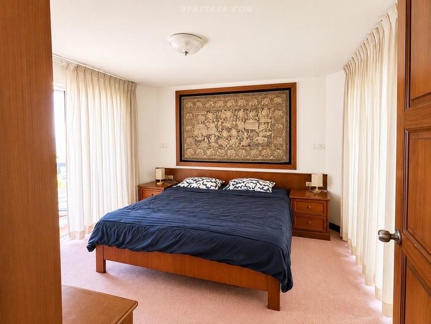 For Sale — Spacious Condo at Sky Beach WongamatSpacious 1-bedroom condo in Sky Beach Condominium, a luxury beachfront high-rise in prestigious Naklua 1