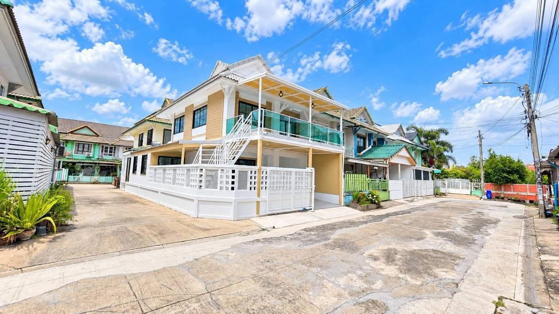 หมู่บ้านพฤกษา14B วัดลาดปลาดุก บางบัวทองทาวน์เฮาส์ 2 ชั้น หลังมุม มีระเบียงด้านหน้า ตกแต่งใหม่พร้อมอยู่ 3