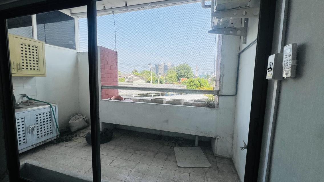 ขายด่วน! คอนโดทำเลดี ราคาคุ้มกว่าประเมิน Country Complex Tower C สรรพาวุธ บางนา 3