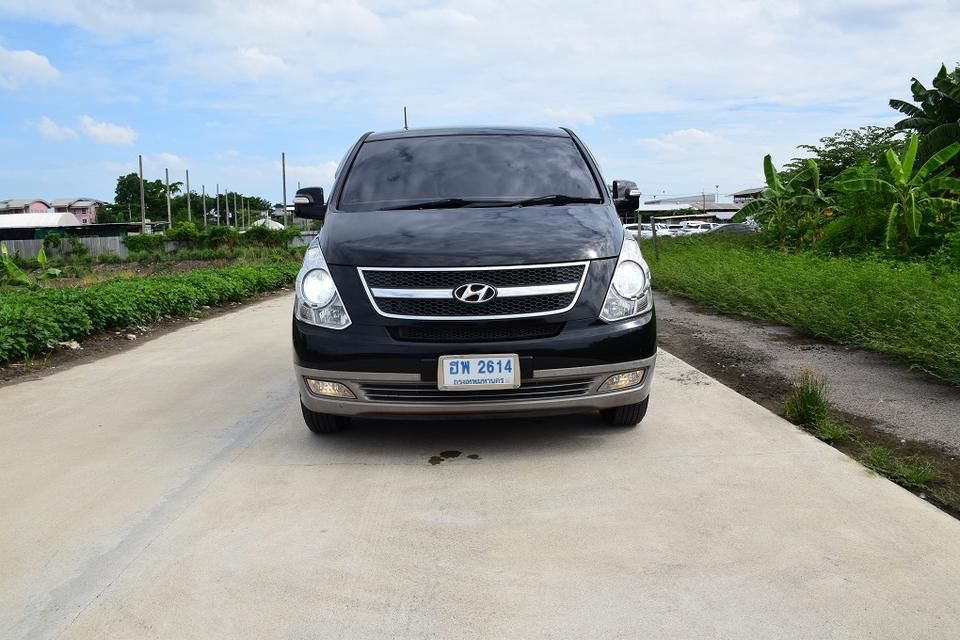 เพียง359000บาท HYUNDAI H-1 ดีลักปี2011 สีดำเบาะหนังแท้ 11ที่นั่งเครื่อง2500ดีเซลTURBO เกียร์ออโต้ เมาติฟังชั่นส์ วิ่ง 142xxxกิโลเมตร โทร 0957401229 รูปที่ 3