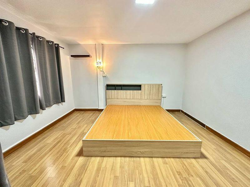 หมู่บ้านบัวทอง2 ติดรถไฟฟ้าสายสีม่วง สถานีคลองบางไผ่ ทาวน์เฮาส์ 2 ชั้น ตกแต่งใหม่พร้อมอยู่ หน้าบ้านไม่ชนใคร ทำเลหน้าสวน 14