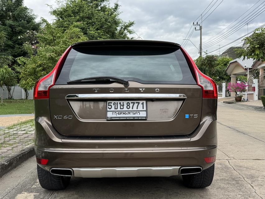 VOLVO XC60 T5 8 S/P 2.0 turbo 2