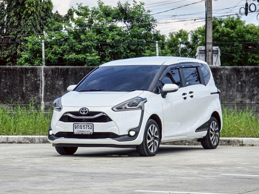 รหัสรถ CBLX5752 ✨TOYOTA Sienta 1.5V ปี 2019