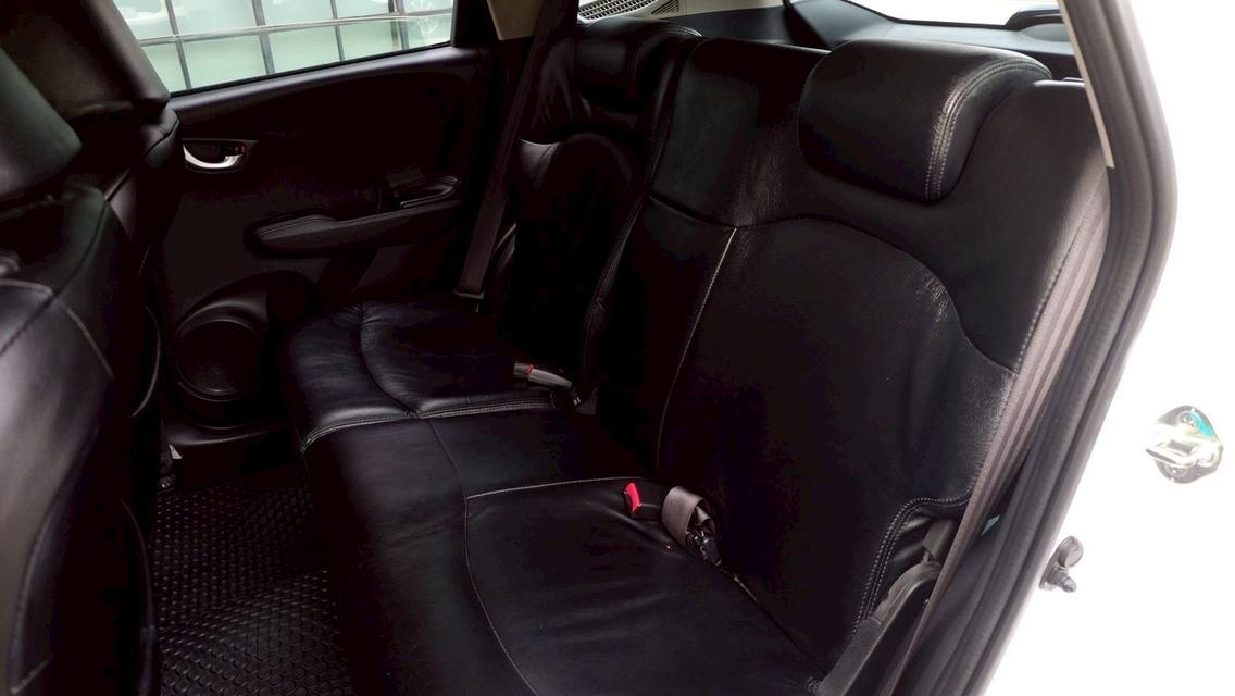 รหัสรถ KN2366 HONDA JAZZ GE HYBRID  17