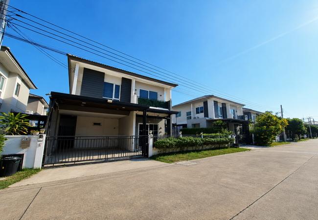 ขายบ้านเดี่ยว หมู่บ้านเซนโทร พระราม 9-มอเตอร์เวย์ เนื้อที่ 55 ตร.ว. 2 ชั้น 4 นอน 3 น้ำ 2
