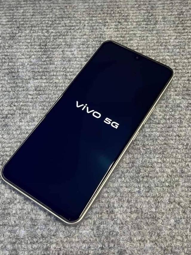 Vivo V25 สีทอง 3