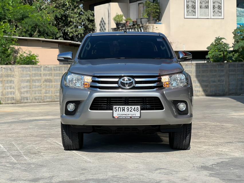 TOYOTA HILUX REVO, 2.4 G ปี 2015 โฉม PRERUNNER DOUBLE CAB สีเทา เกียร์ออโต้ ขับ2 รูปที่ 2
