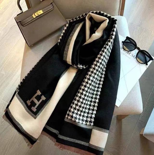 ผ้าคลุมไหล่Hermes