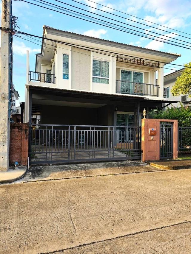 ขายบ้านแฝด 2 ชั้น พัฒนาการ 44 – ใจกลางเมืองเอกมัย-ทองหล่อ พร้อมเข้าอยู่ เดินทางสะดวก ใกล้รถไฟฟ้าสายสีเหลือง 1