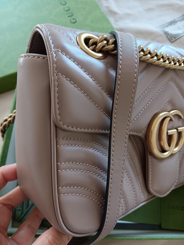 กระเป๋า Gucci Marmont 26 สีเบจ 4