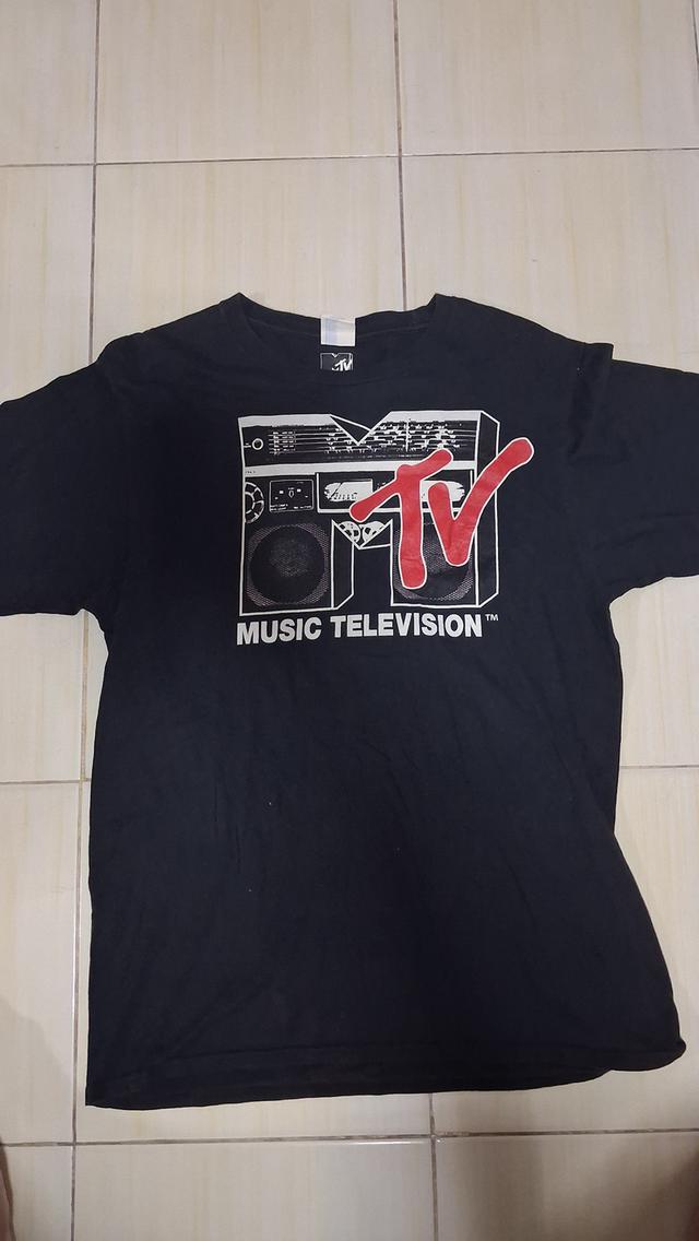 เสื้อยืดวินเทจมือสอง สีดำ MTV T shirt Music T shirts Bands Collectible TV Show T shirts มือสองสภาพดี ลายสกรีนสวยสไตล์วินเทจ ทรงสวย
