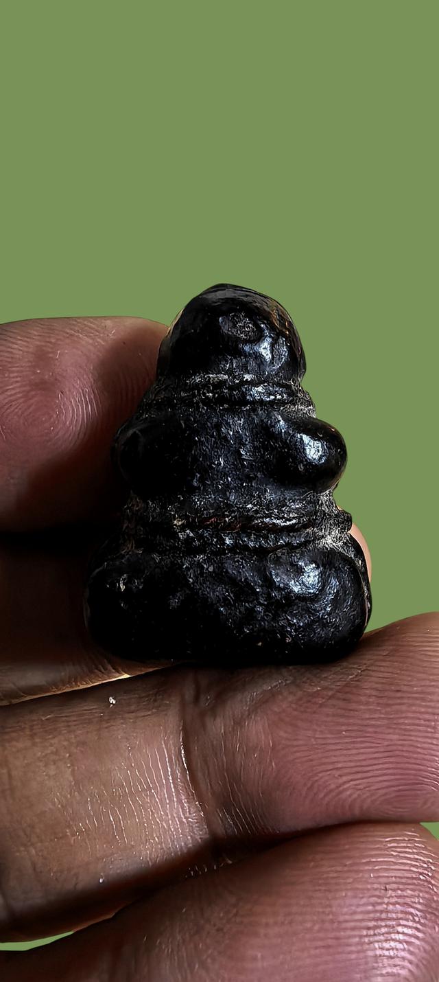 พระปิดตาหลวงปู่เอี่ยมวัด​สะพานสูง​ พิมพ์​ตะพาบ​คาด​เชือก รูปที่ 2