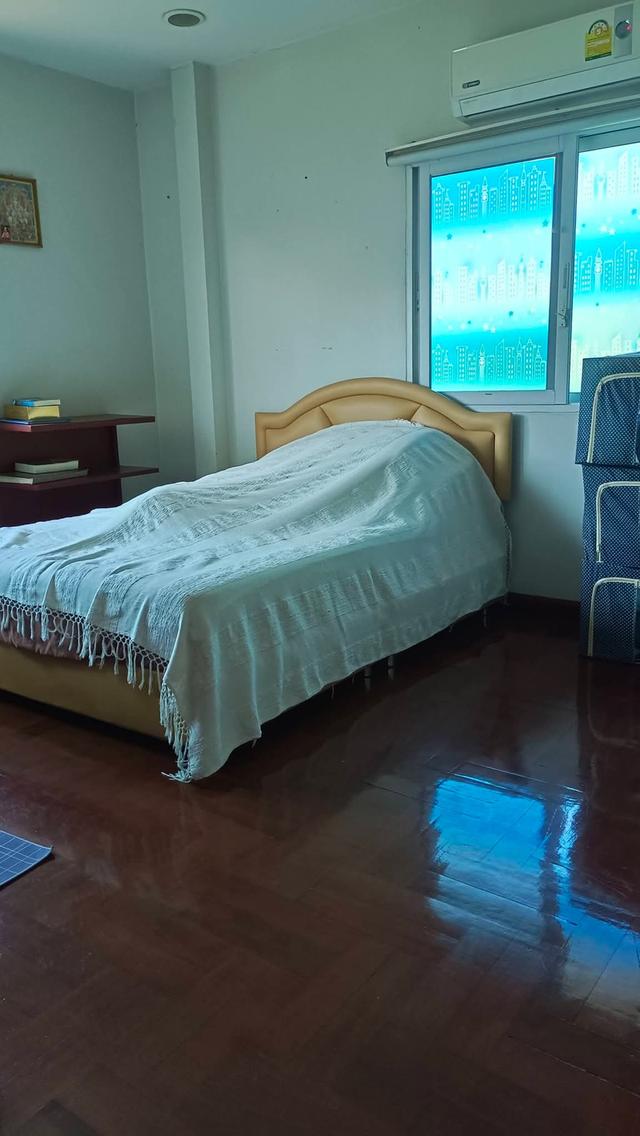 ขายบ้านเดี่ยวหมู่บ้านทองสถิตย์เรียบด่วนรามอินทรา แขวงจระเข้บัวเขตลาดพร้าว กทม. พื้นที่127 ตรว. 3