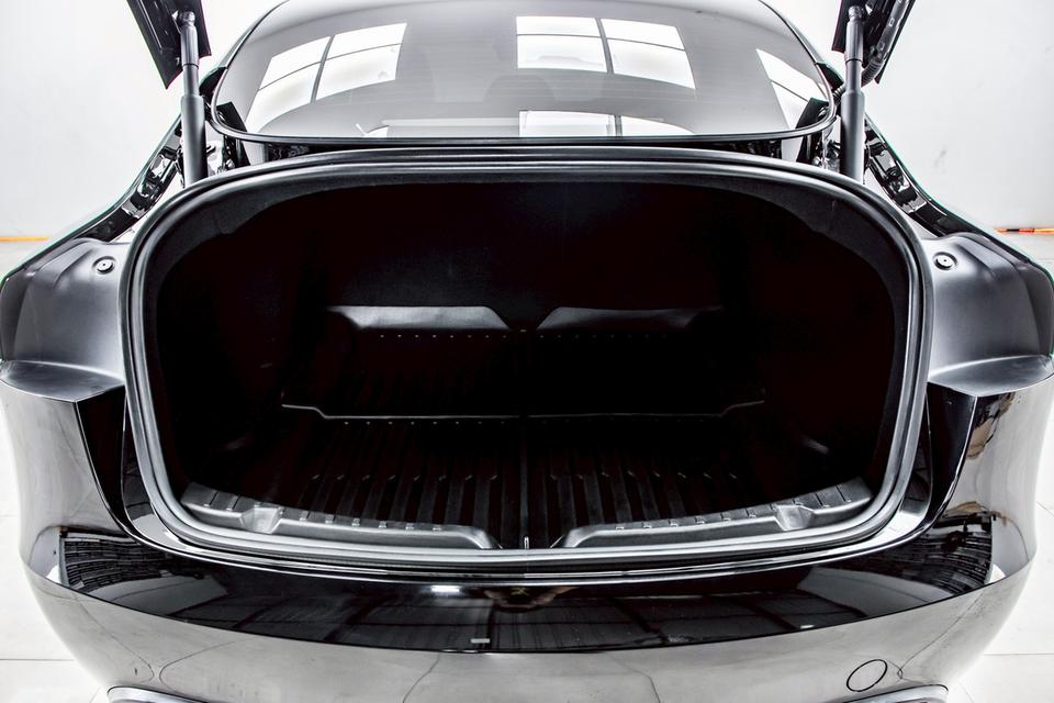 TESLA MODEL 3 REAR-WHEEL DRIVE  2024  9