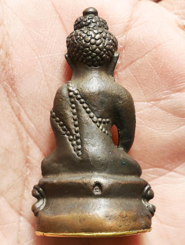 พระกริ่งชินบัญชร หลวงปู่ทิม วัดละหารไร่ ปี 2517...ก้นทองคำ ตอกโค๊ตเลข ๑๙ และโค๊ตศาลา 9