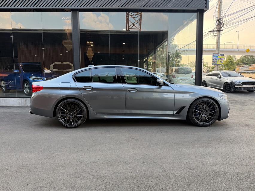 2017 BMW 530i M-Sport ( G30 ) รูปที่ 4