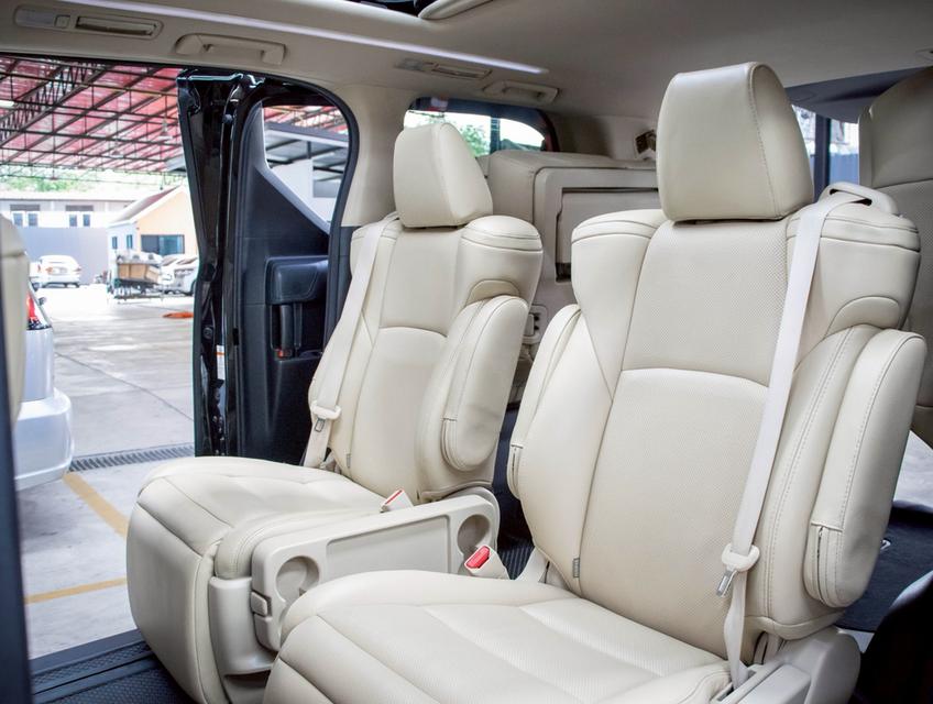 TOYOTA VELLFIRE 2.5 HYBRID X E-FOUR ปี 2021 14