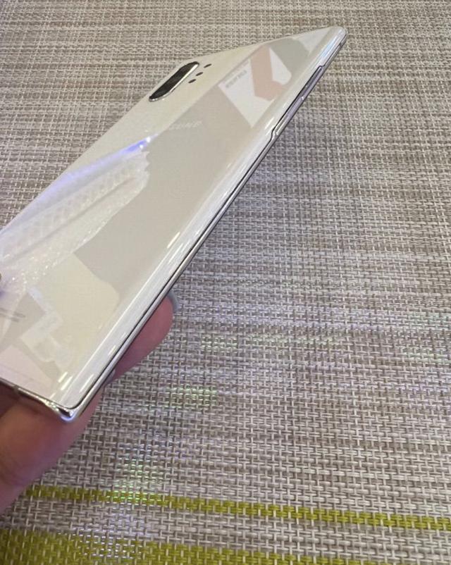 Samsung note10 สีขาว 3