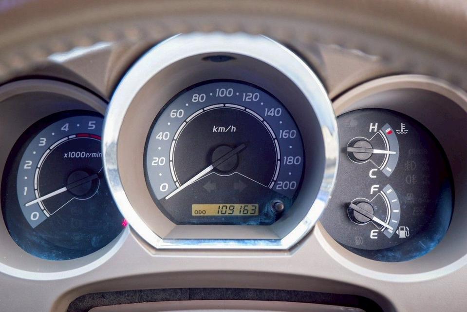 Toyota Hilux Vigo 3.0 Exclusive Prerunner ปี 2007 เกียร์ธรรมดา สีขาวมุก/ทูโทน 18