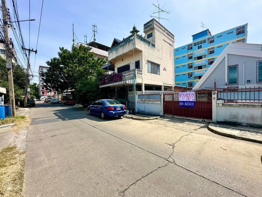 ขายด่วน บ้านเดี่ยว 2 ชั้น หมู่บ้านนวนคร 64 ตร.ว. 2