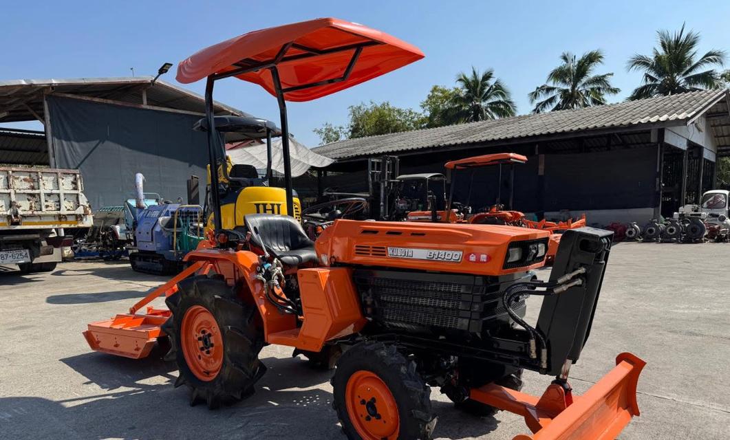 รถไถญี่ปุ่น Kubota B1400 14 Hp 4WD 3