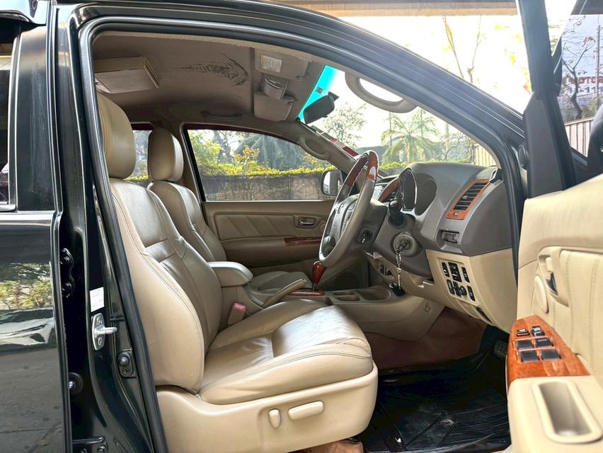 ขายรถ Toyota Fortuner 2.7V ปี 2009 สีดำ เกียร์ออโต้ รูปที่ 9
