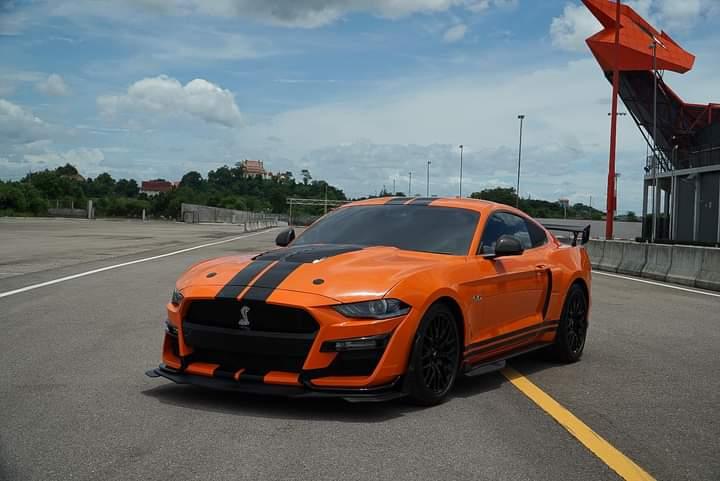 Ford Mustang สีส้ม ปี 2020 1