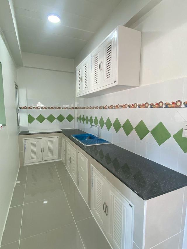 ทาวน์เฮาส์ 2 ชั้น ,หลังมุม เนื้อที่ 23.9 ตร.วา ขายหมู่บ้านกลอรี่เฮาส์ ถ.รามอินทรา 65 แยก 2-2 แขวงท่าแร้ง เขตบางเขน กรุงเทพฯ  7