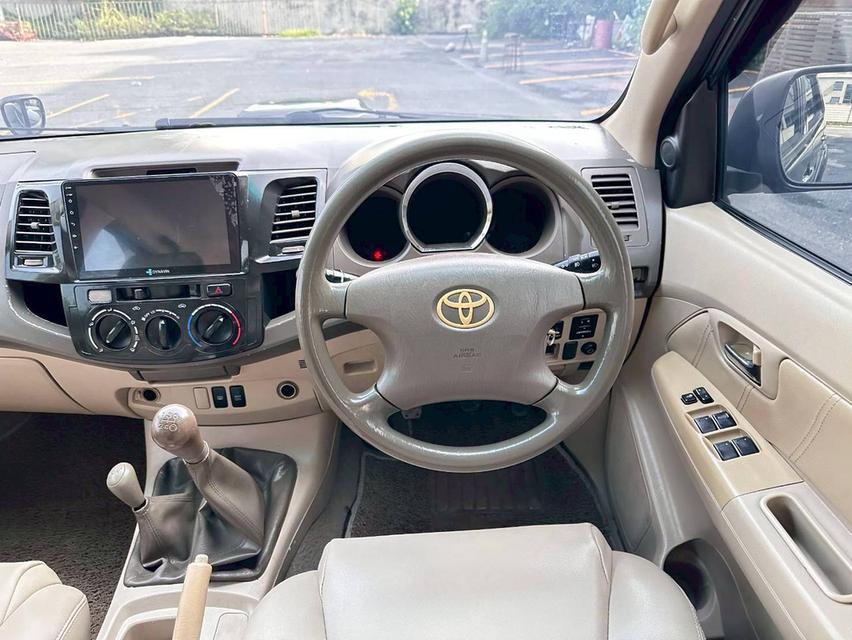 Toyota Fortuner 3.0 G เกียร์ธรรมดา ขับ 4 สีเทา ปี 2006 9