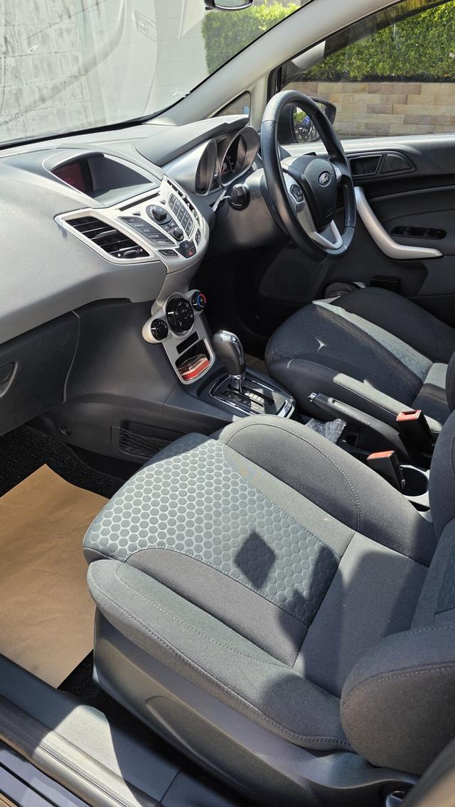 FORD FISTA 1.6 สภาพดีมาก 9