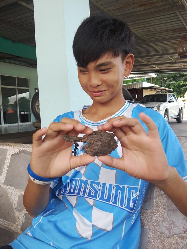 ไม้หายากรูปรถถังขนาดกว้าง4นิ้วยาว2นิ้ว