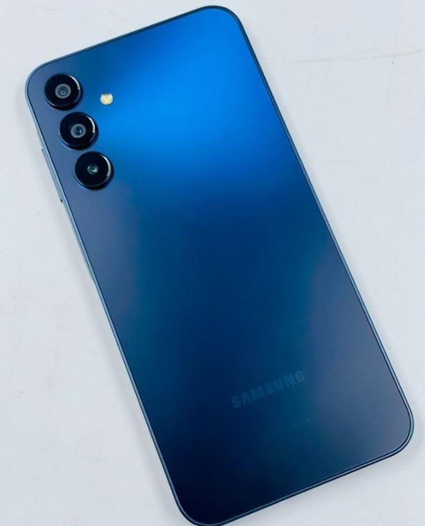 Samsung Galaxy A15 สีสวยขายถูก 2