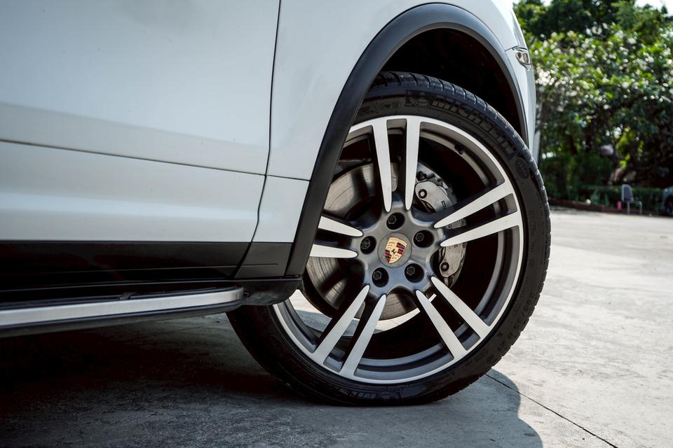 รหัสรถ CBL7569 PORSCHE CAYENNE 3.0 S Hybrid 4WD AT 2014 รูปที่ 5