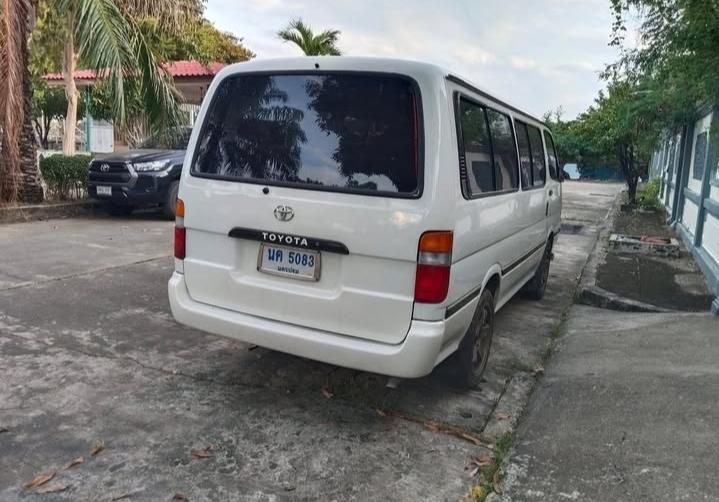 Toyota Hiace สภาพดี 5