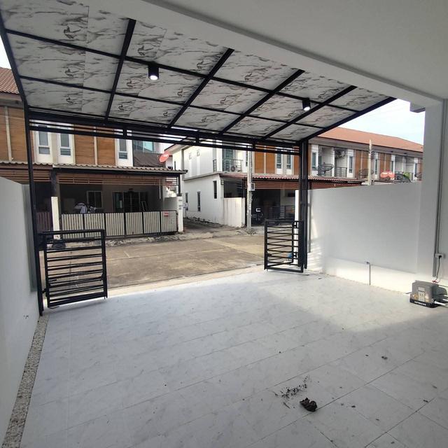 ขายบ้านทาวน์เฮ้าส์ 2ชั้น หมู่บ้านราชพฤกษ์ ลาดกระบัง-สุวรรณภูมิ ฉลองกรุง61  ถนนฉลองกรุง แขวงลำปลาทิว เขตลาดกระบัง กรุงเทพ 4